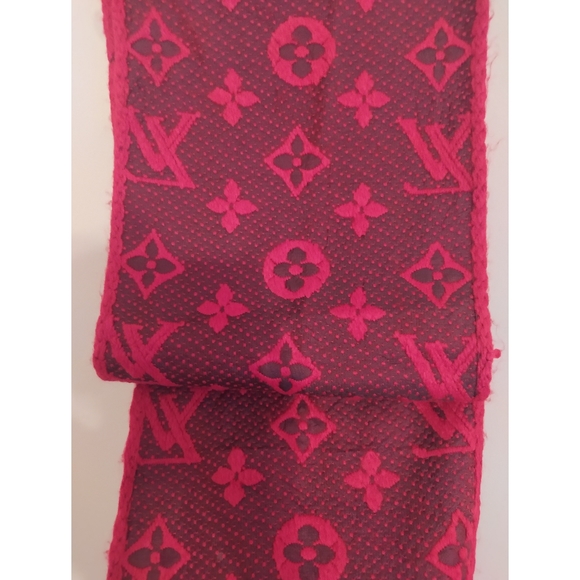 Louis Vuitton Logomania Scarf - Picture 9 of 11